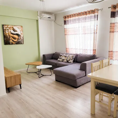 Bright & Peaceful 2-bedroom Near Zoo And The Park Apartment Tirana