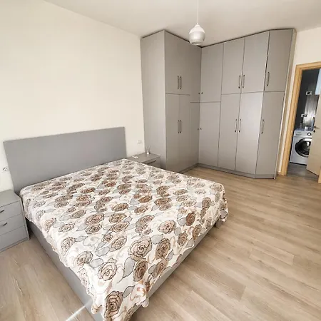 Bright & Peaceful 2-bedroom Near Zoo And The Park Apartment